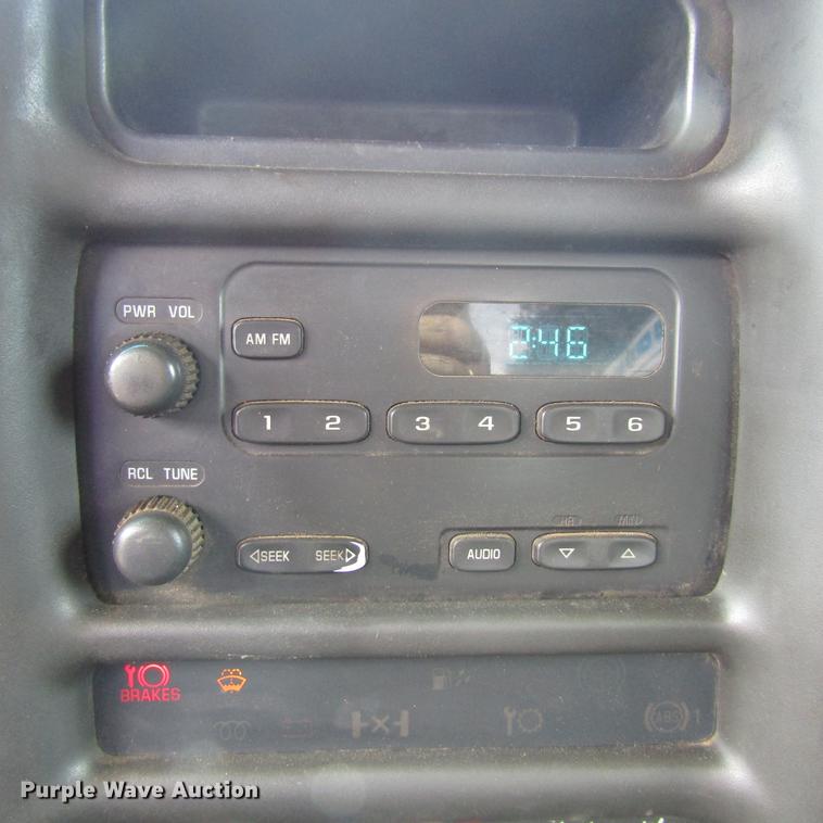 image for item DC0049 2007 GMC C6500 service truck with crane