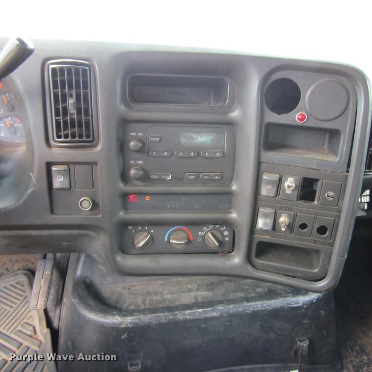 image for item DC0049 2007 GMC C6500 service truck with crane