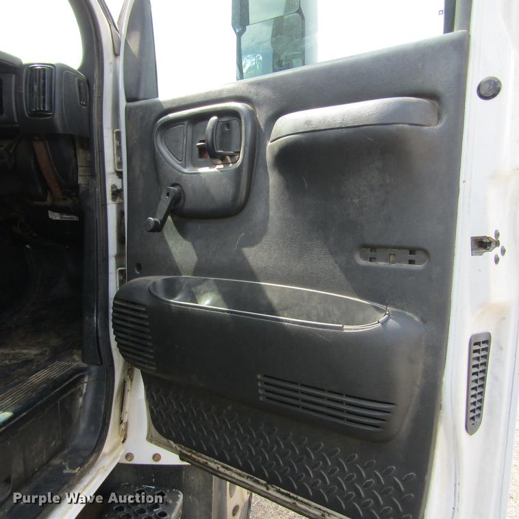 image for item DC0049 2007 GMC C6500 service truck with crane