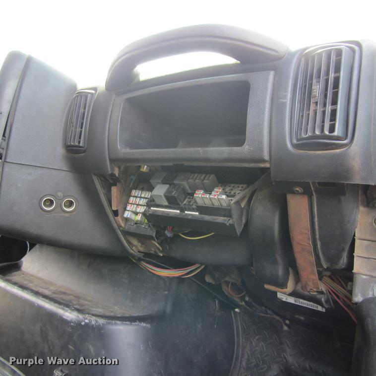 image for item DC0049 2007 GMC C6500 service truck with crane