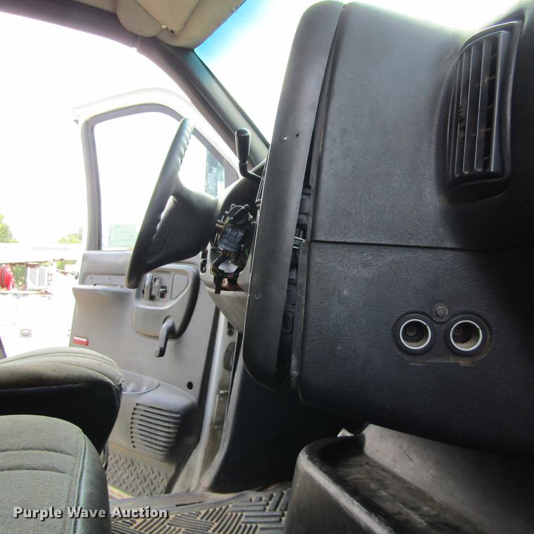 image for item DC0049 2007 GMC C6500 service truck with crane