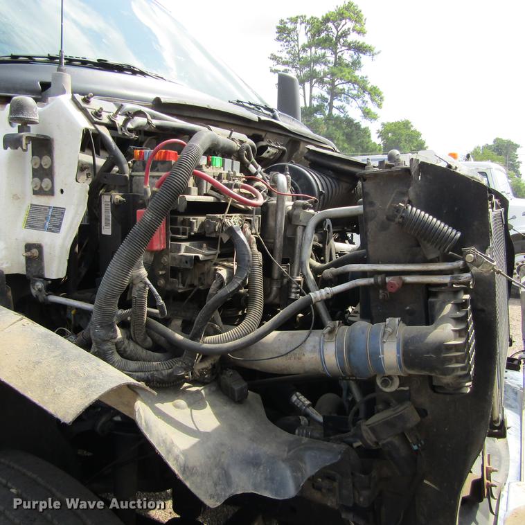 image for item DC0049 2007 GMC C6500 service truck with crane