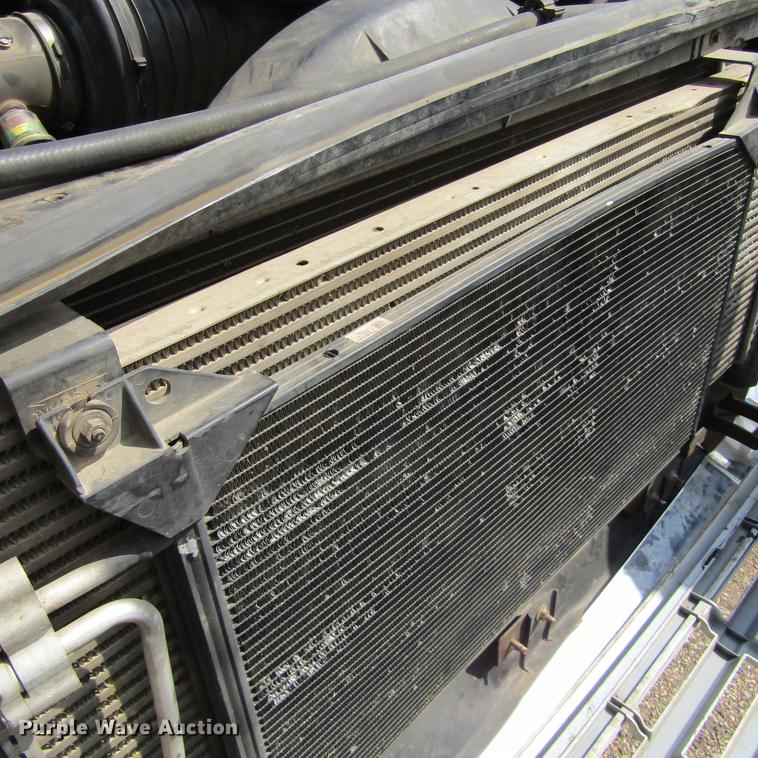 image for item DC0049 2007 GMC C6500 service truck with crane