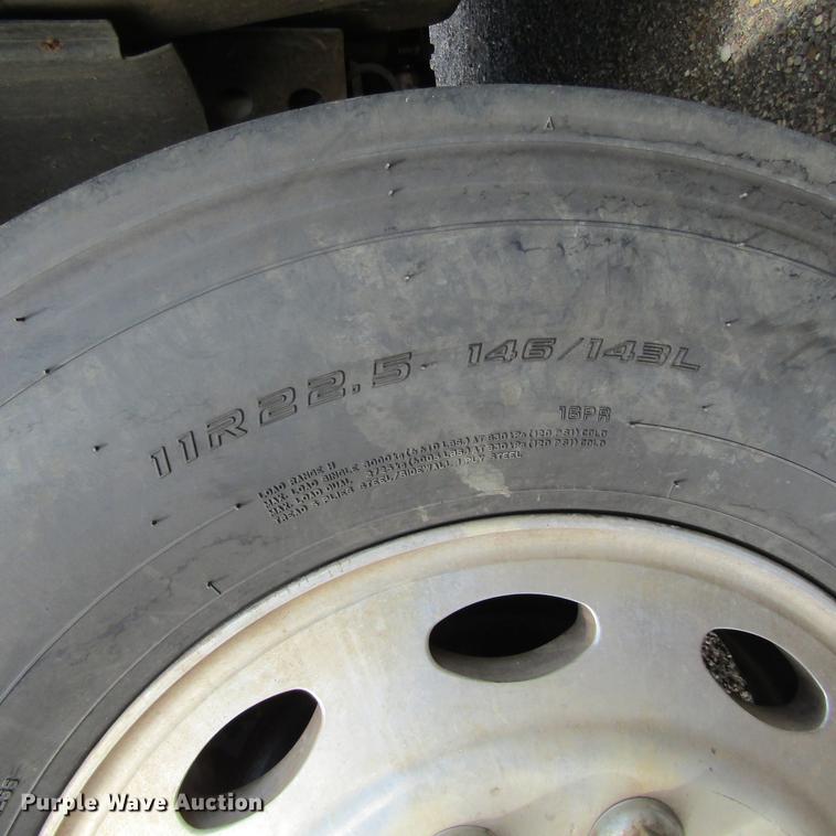 image for item DC0049 2007 GMC C6500 service truck with crane