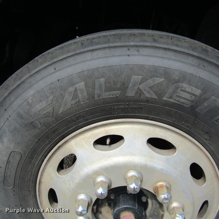 image for item DC0049 2007 GMC C6500 service truck with crane