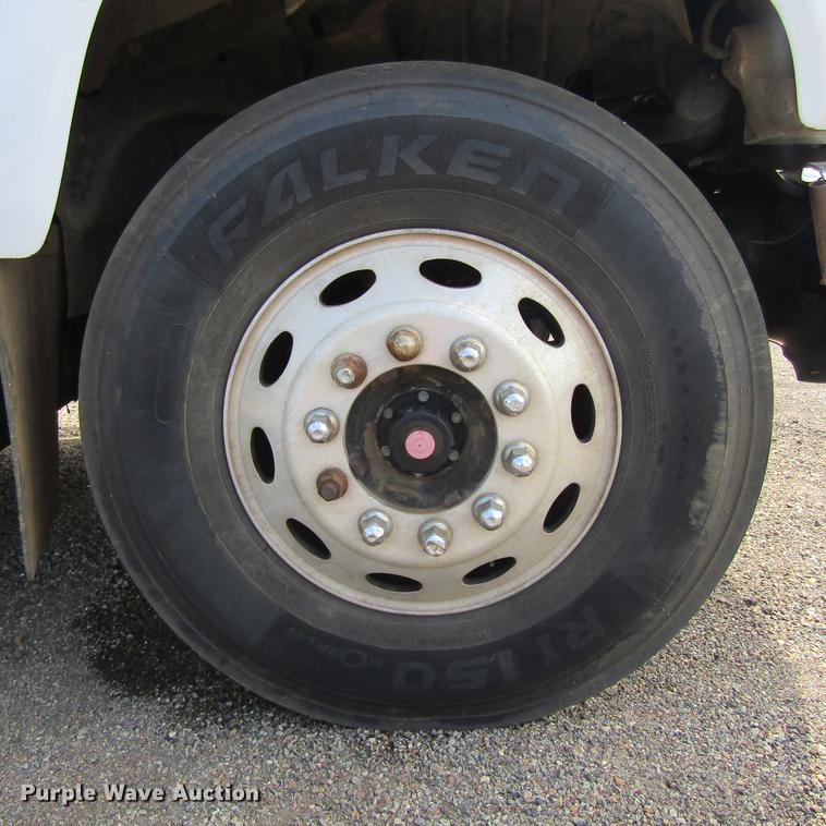 image for item DC0049 2007 GMC C6500 service truck with crane