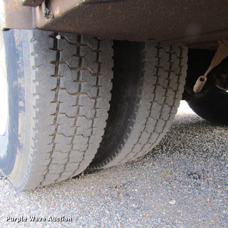 image for item DC0049 2007 GMC C6500 service truck with crane