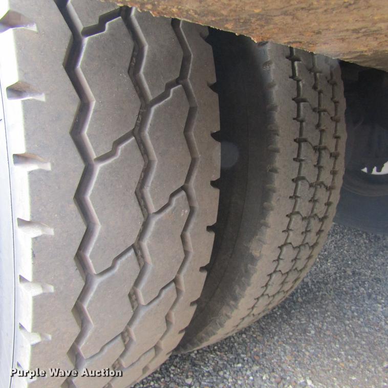 image for item DC0049 2007 GMC C6500 service truck with crane