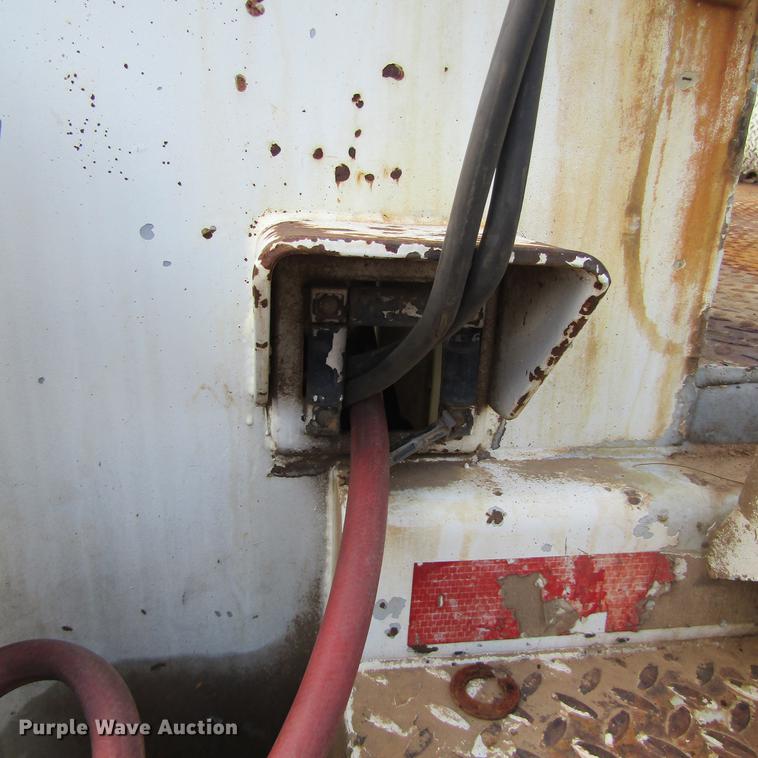 image for item DC0049 2007 GMC C6500 service truck with crane