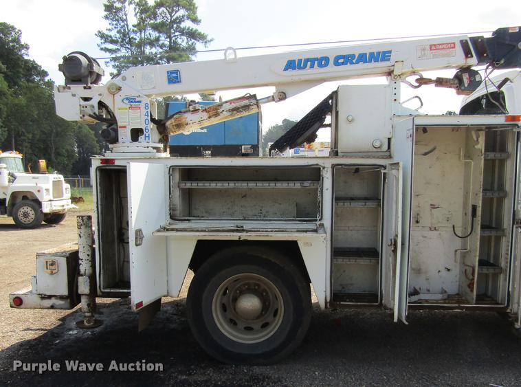 image for item DC0049 2007 GMC C6500 service truck with crane