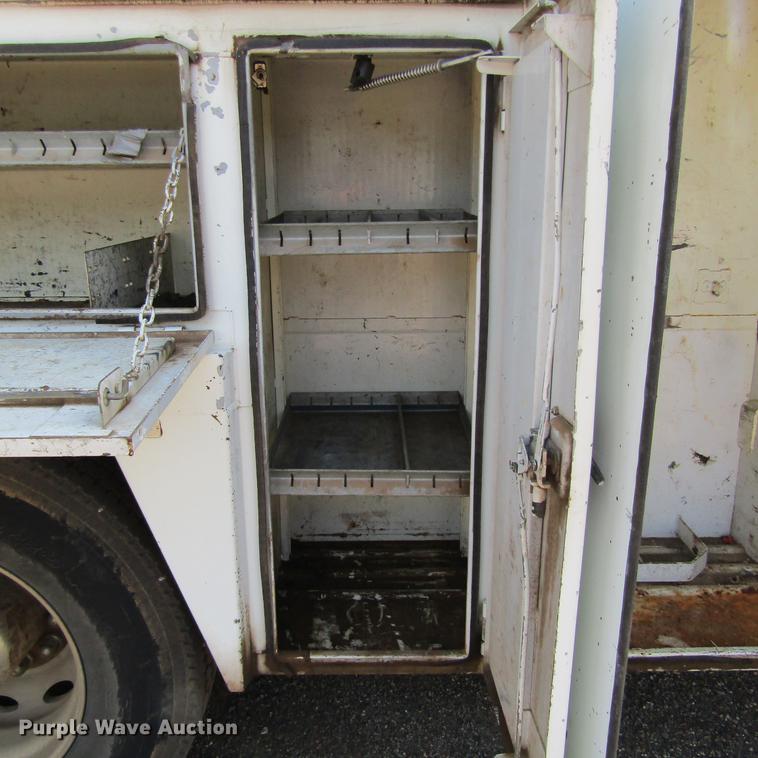 image for item DC0049 2007 GMC C6500 service truck with crane