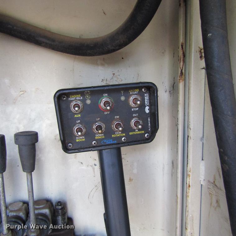 image for item DC0049 2007 GMC C6500 service truck with crane