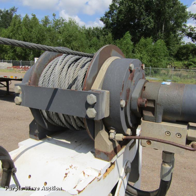 image for item DC0049 2007 GMC C6500 service truck with crane