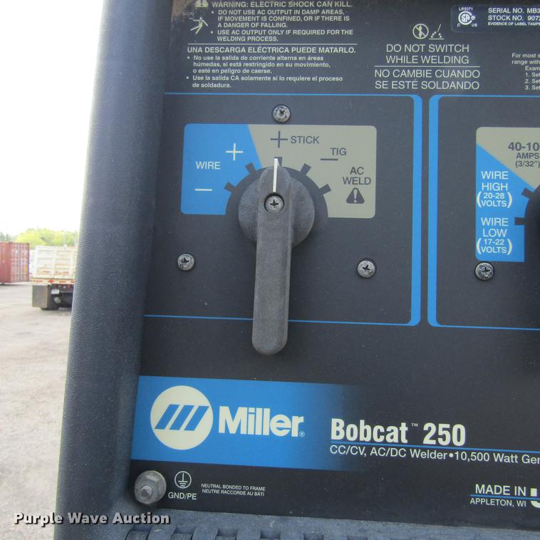 image for item DC0049 2007 GMC C6500 service truck with crane