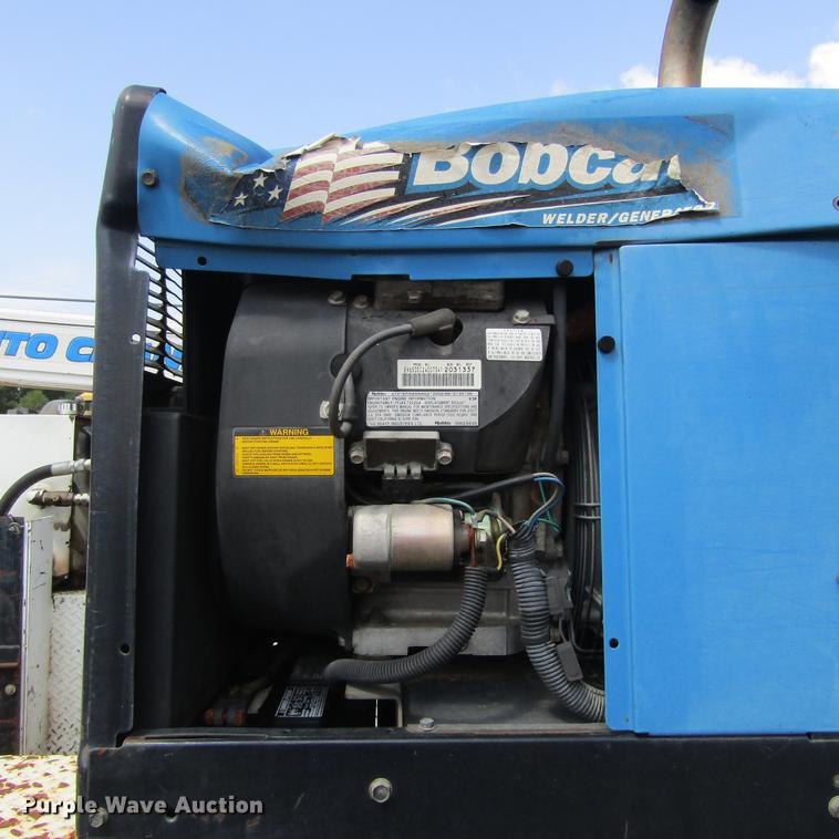 image for item DC0049 2007 GMC C6500 service truck with crane