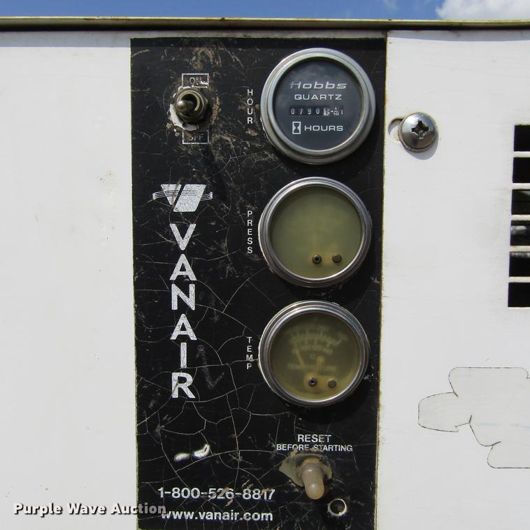 image for item DC0049 2007 GMC C6500 service truck with crane