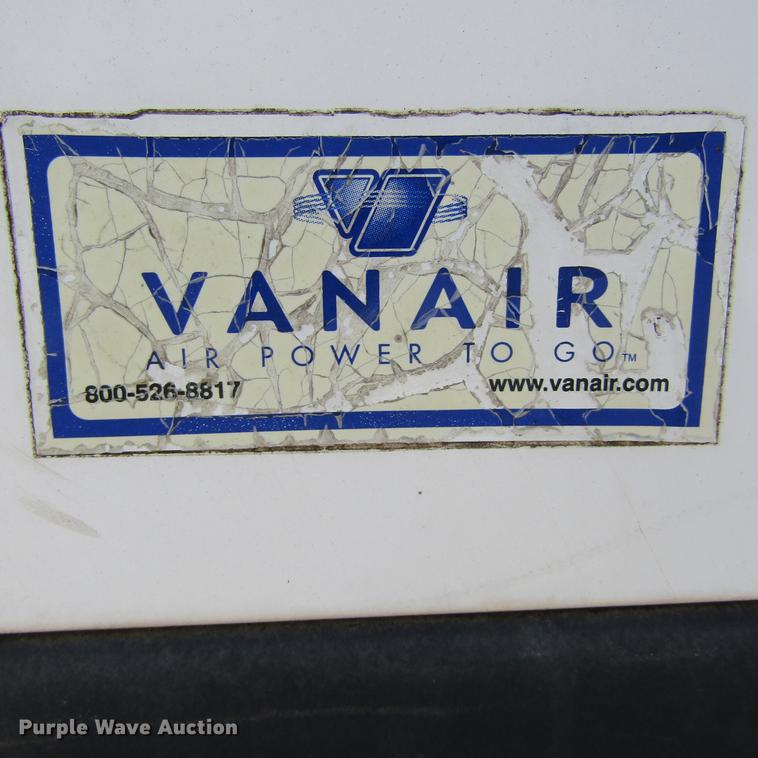 image for item DC0049 2007 GMC C6500 service truck with crane