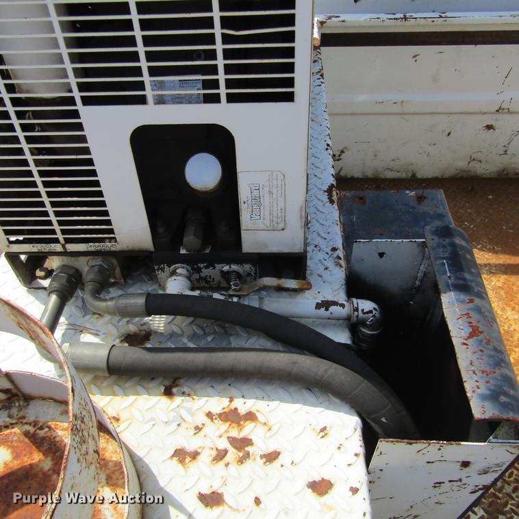 image for item DC0049 2007 GMC C6500 service truck with crane