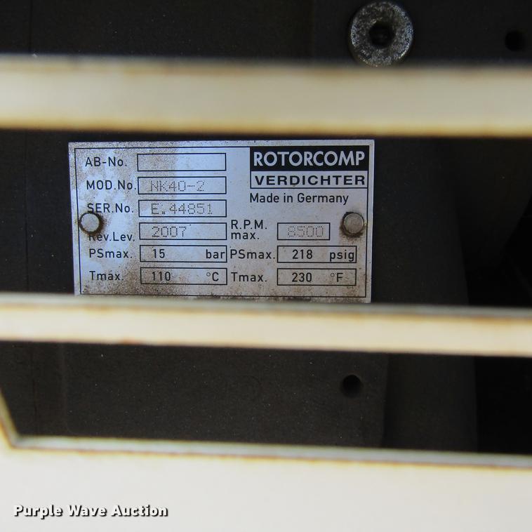 image for item DC0049 2007 GMC C6500 service truck with crane