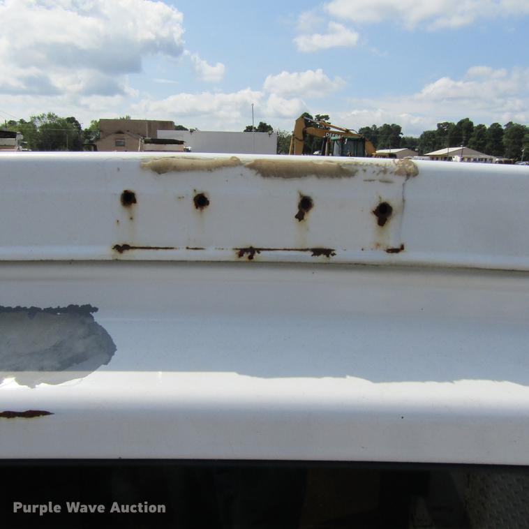 image for item DC0049 2007 GMC C6500 service truck with crane