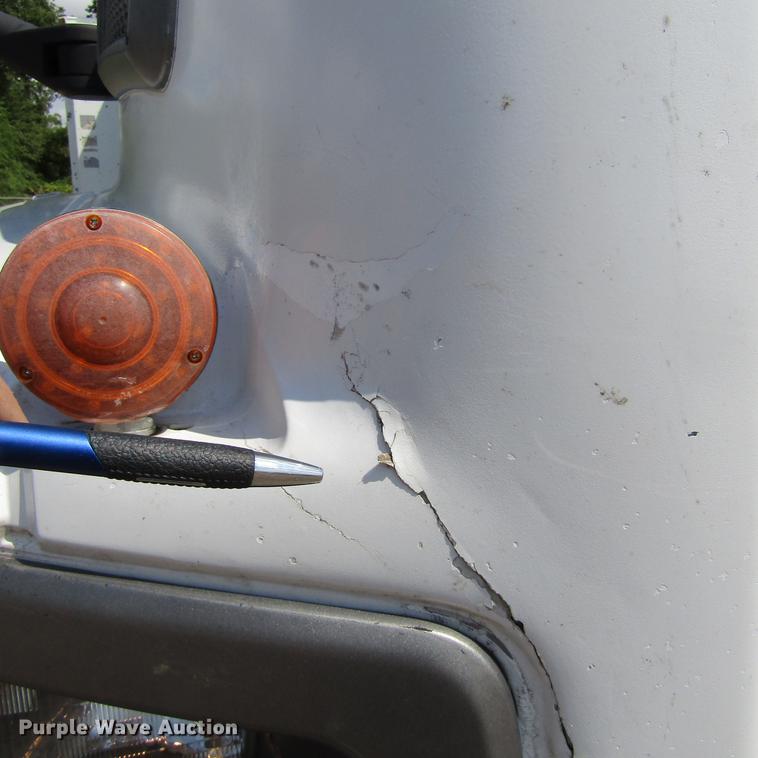 image for item DC0049 2007 GMC C6500 service truck with crane