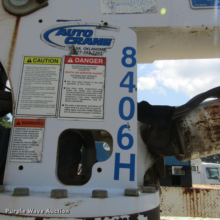 image for item DC0049 2007 GMC C6500 service truck with crane