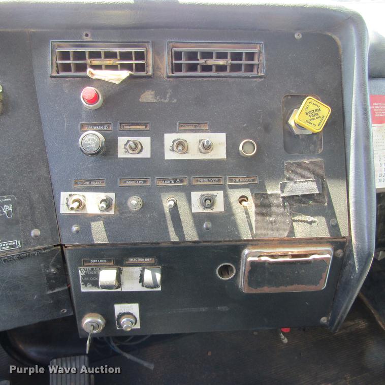 image for item DC0050 1995 Western Star 4900 dump truck