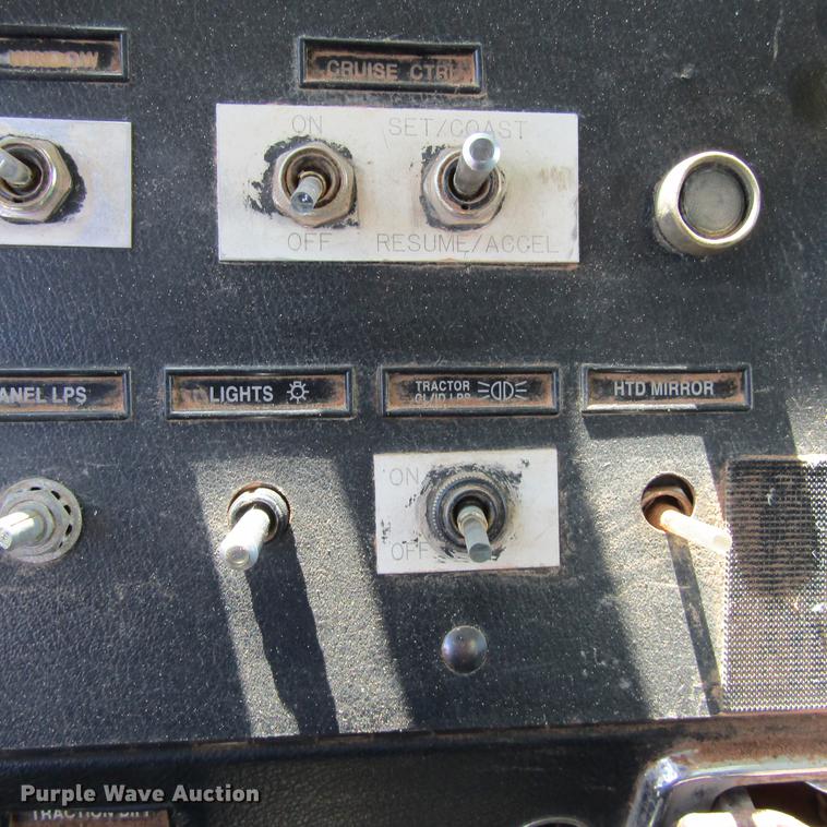 image for item DC0050 1995 Western Star 4900 dump truck