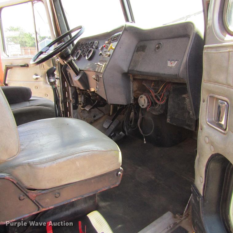 image for item DC0050 1995 Western Star 4900 dump truck