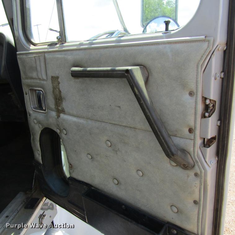 image for item DC0050 1995 Western Star 4900 dump truck