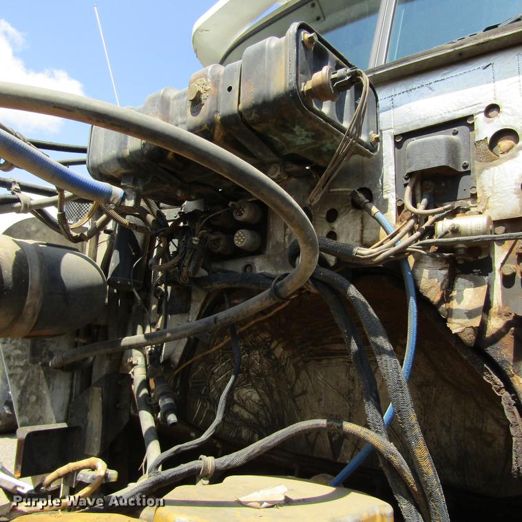 image for item DC0050 1995 Western Star 4900 dump truck