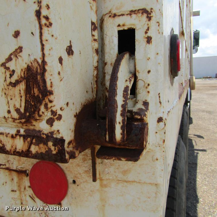 image for item DC0050 1995 Western Star 4900 dump truck