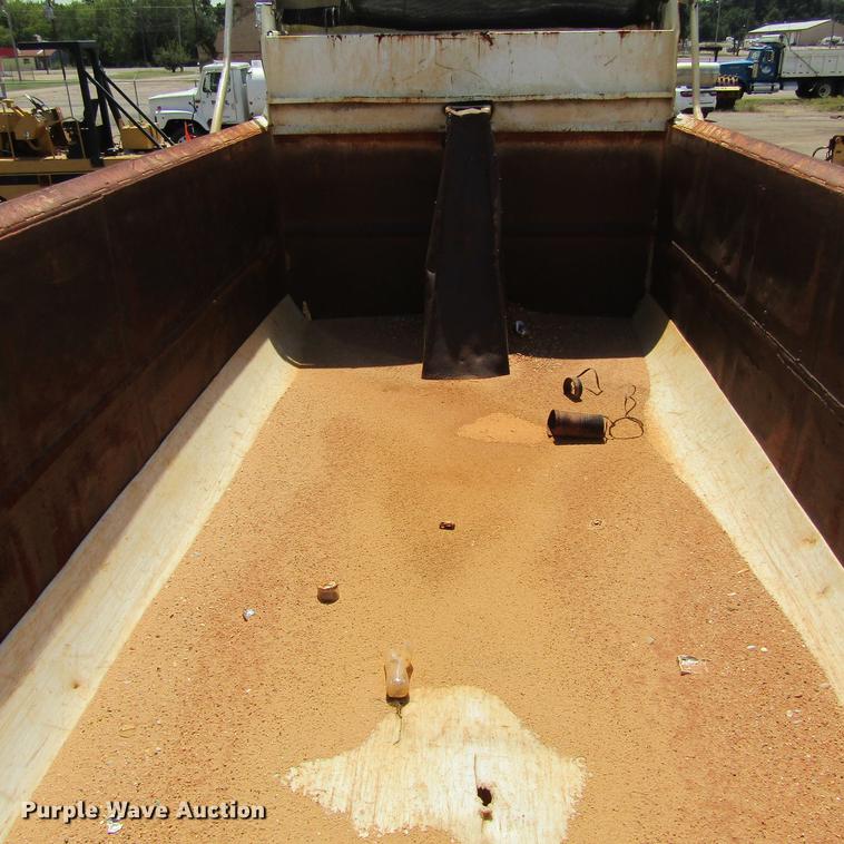 image for item DC0050 1995 Western Star 4900 dump truck