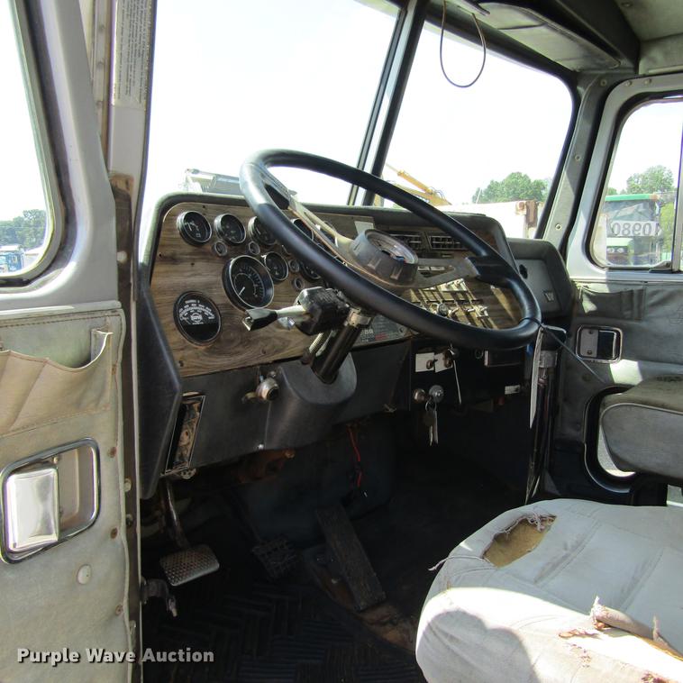 image for item DC0051 1994 Western Star 4964S dump truck