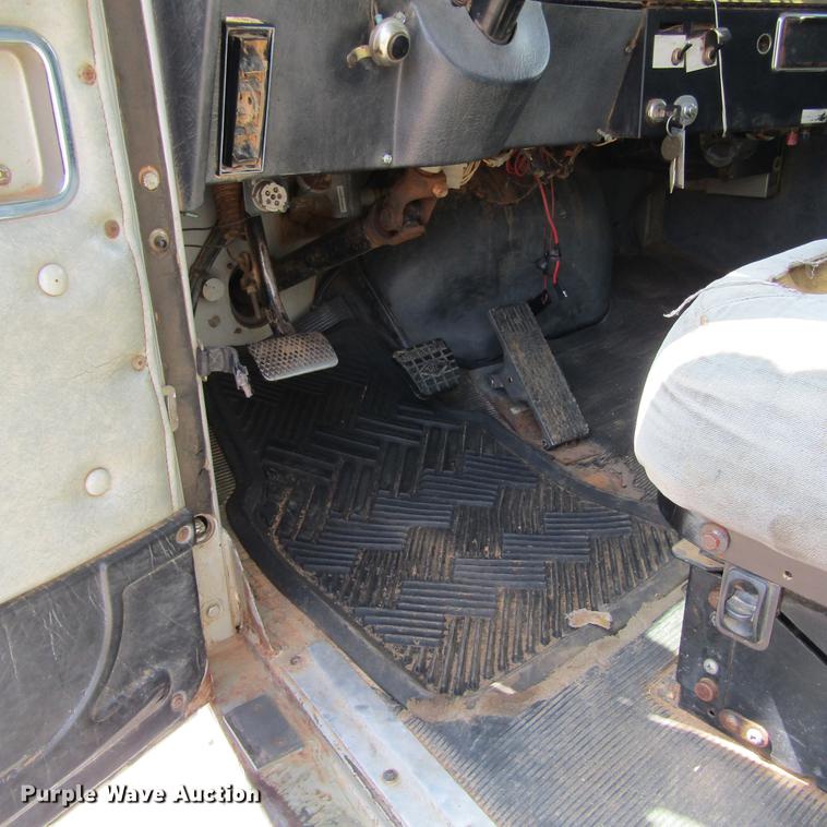 image for item DC0051 1994 Western Star 4964S dump truck