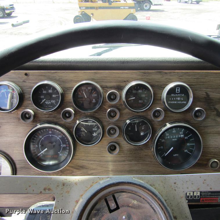 image for item DC0051 1994 Western Star 4964S dump truck