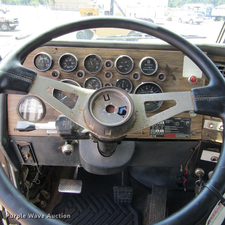 image for item DC0051 1994 Western Star 4964S dump truck