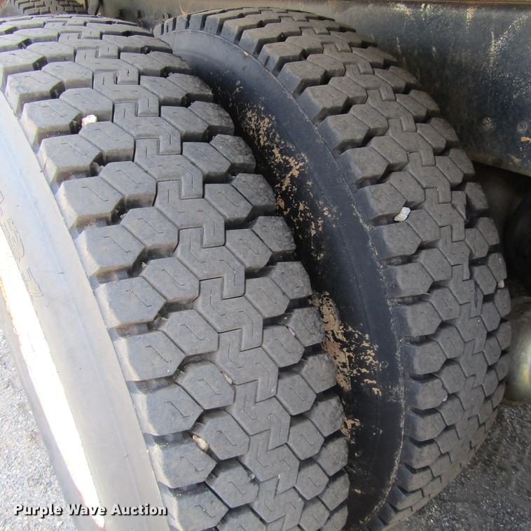 image for item DC0051 1994 Western Star 4964S dump truck