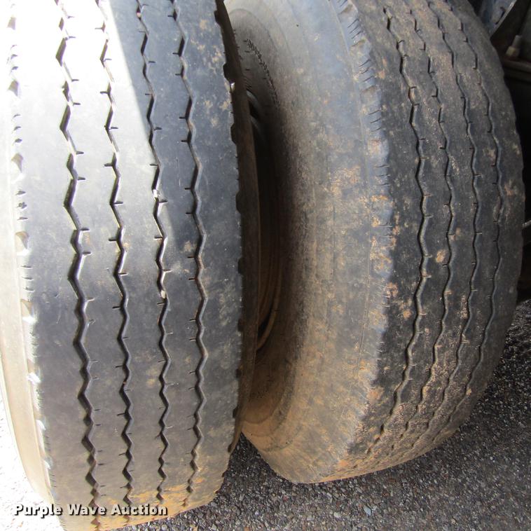 image for item DC0051 1994 Western Star 4964S dump truck