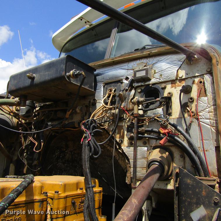 image for item DC0051 1994 Western Star 4964S dump truck