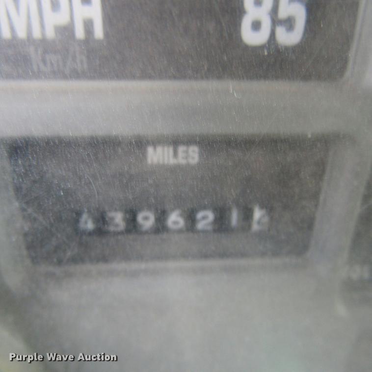 image for item DC0052 1994 International 2654 service truck