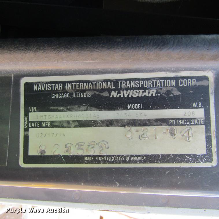 image for item DC0052 1994 International 2654 service truck