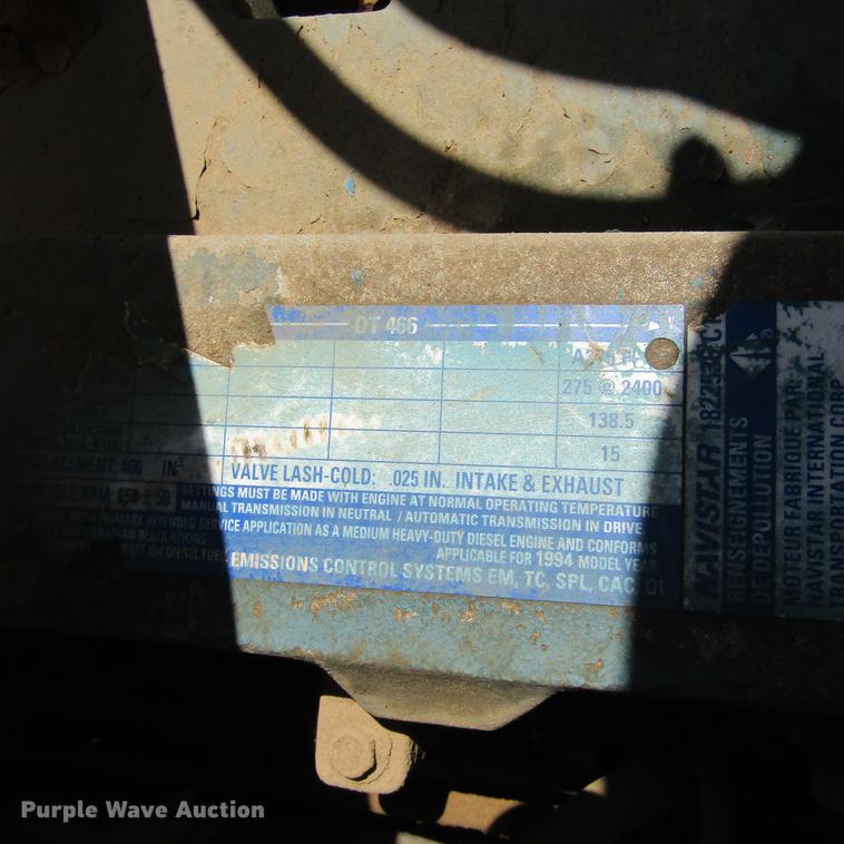 image for item DC0052 1994 International 2654 service truck