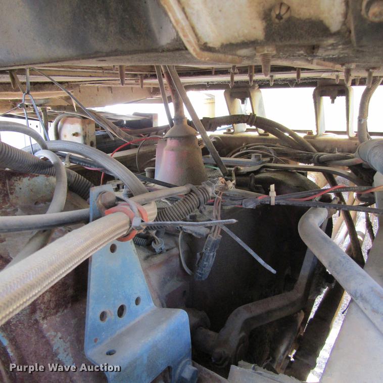 image for item DC0052 1994 International 2654 service truck