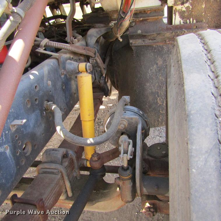 image for item DC0052 1994 International 2654 service truck