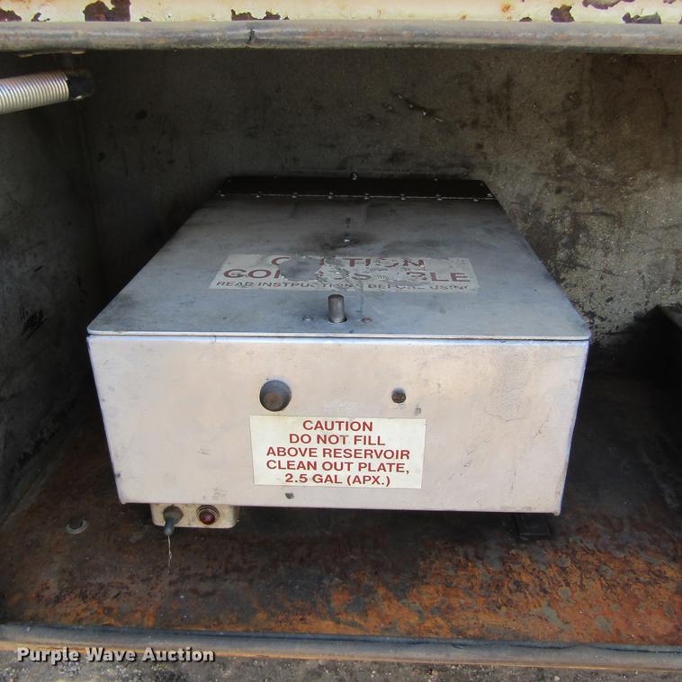 image for item DC0052 1994 International 2654 service truck