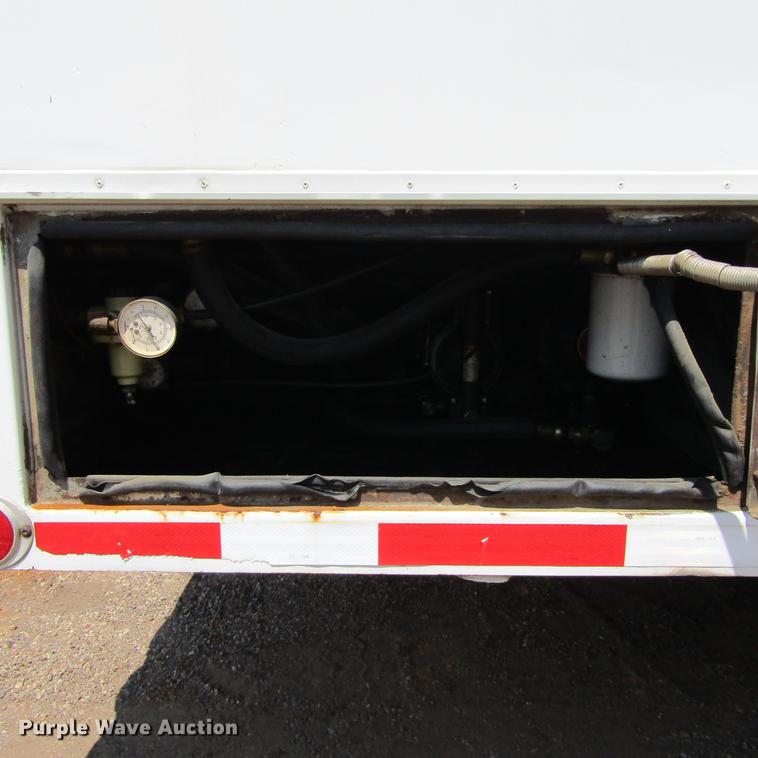 image for item DC0052 1994 International 2654 service truck