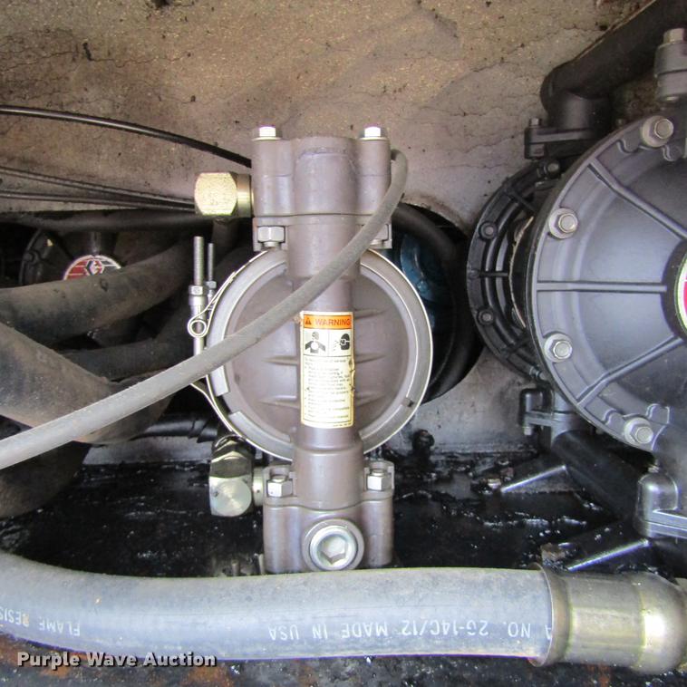 image for item DC0052 1994 International 2654 service truck