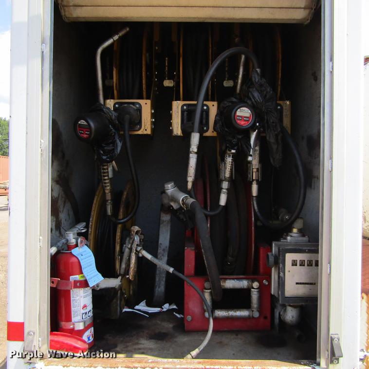 image for item DC0052 1994 International 2654 service truck