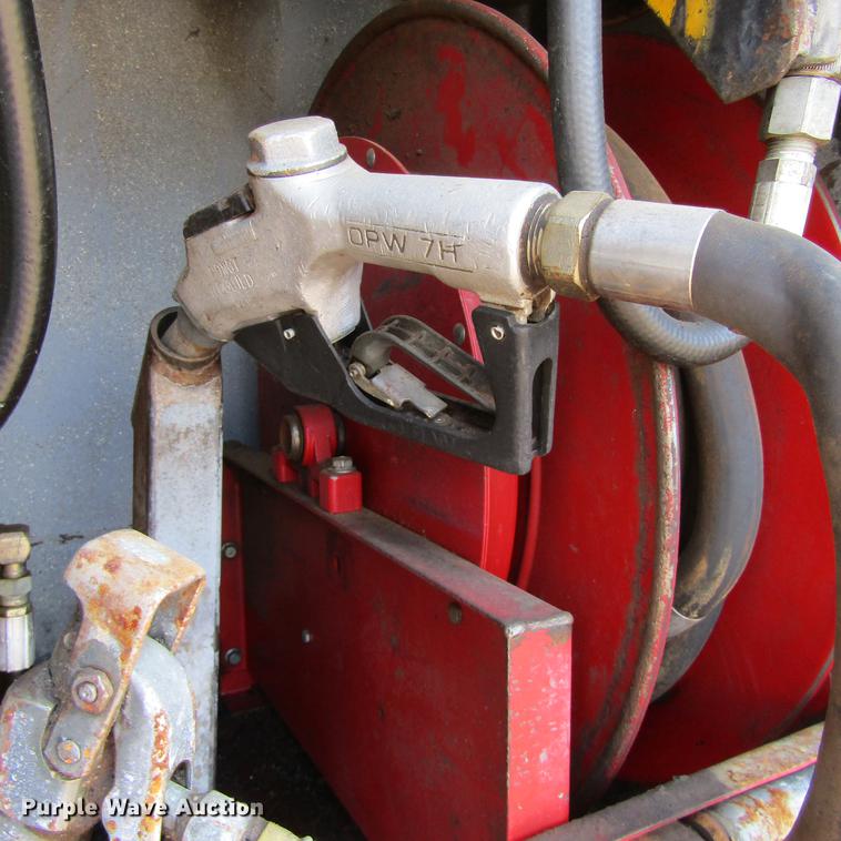 image for item DC0052 1994 International 2654 service truck